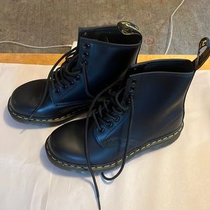 Dr. Martens 1460 shoe for sale BRAND NEW